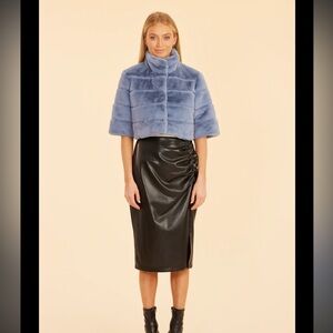 Dolce Cabo Blue Puffer Jacket with Plush Cropped Design